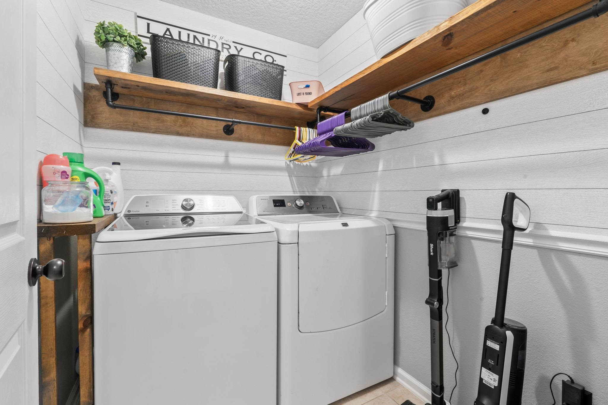 467 W New England Dr