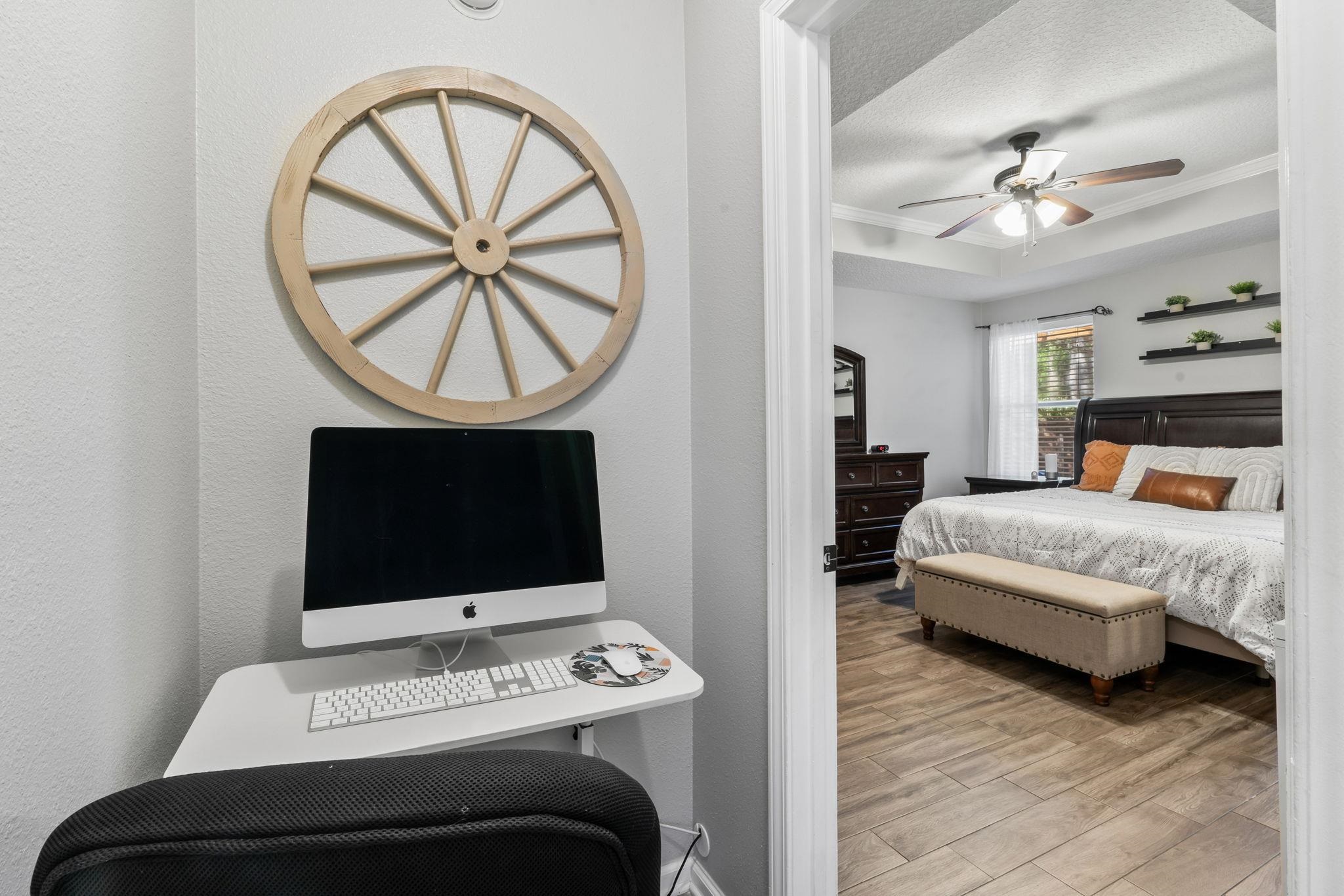 467 W New England Dr