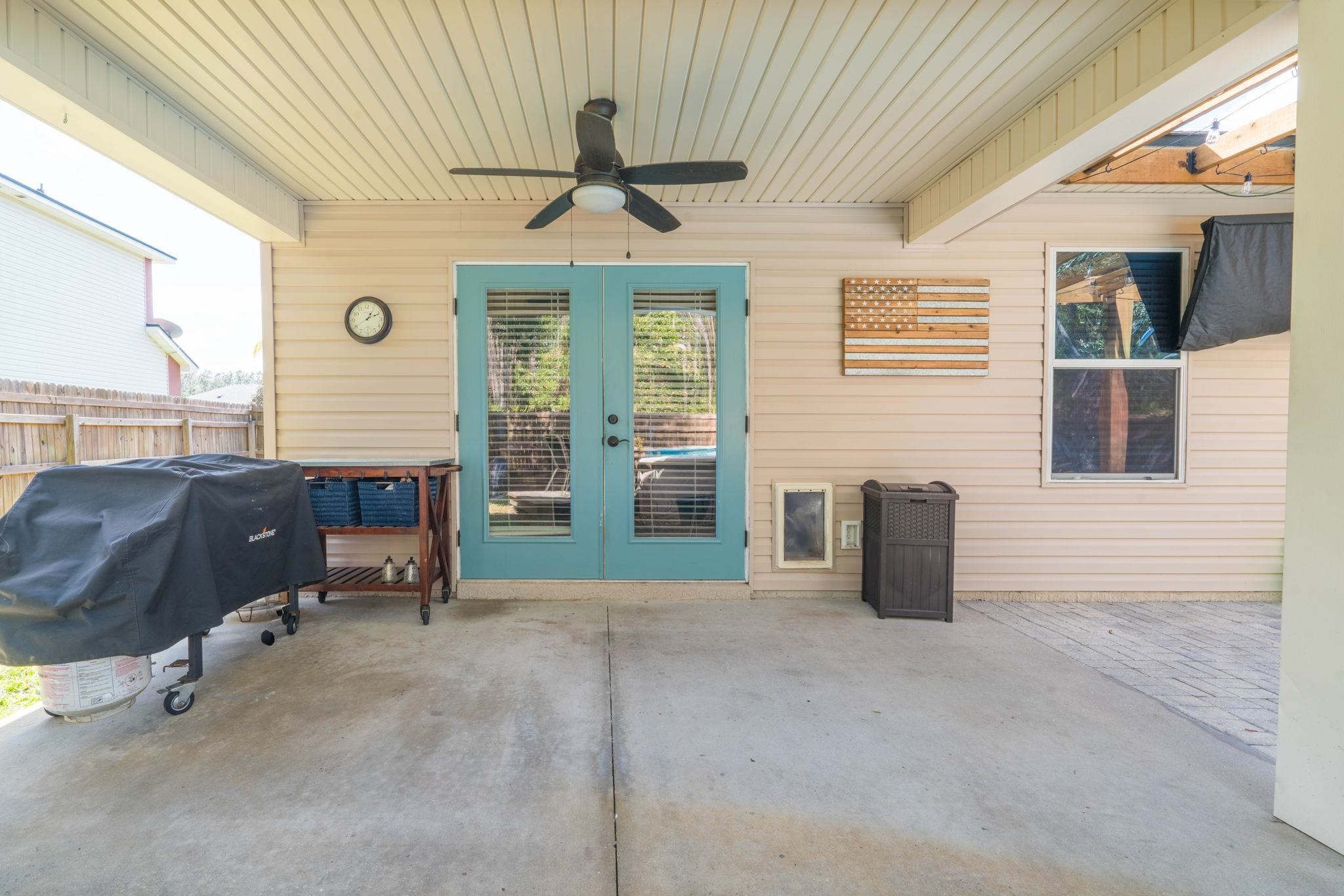 467 W New England Dr