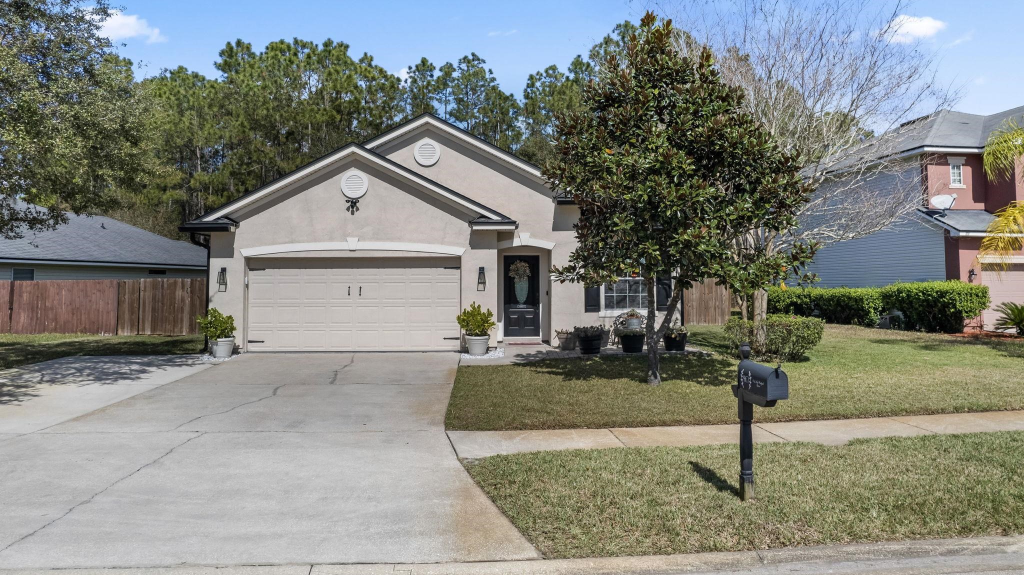 467 W New England Dr