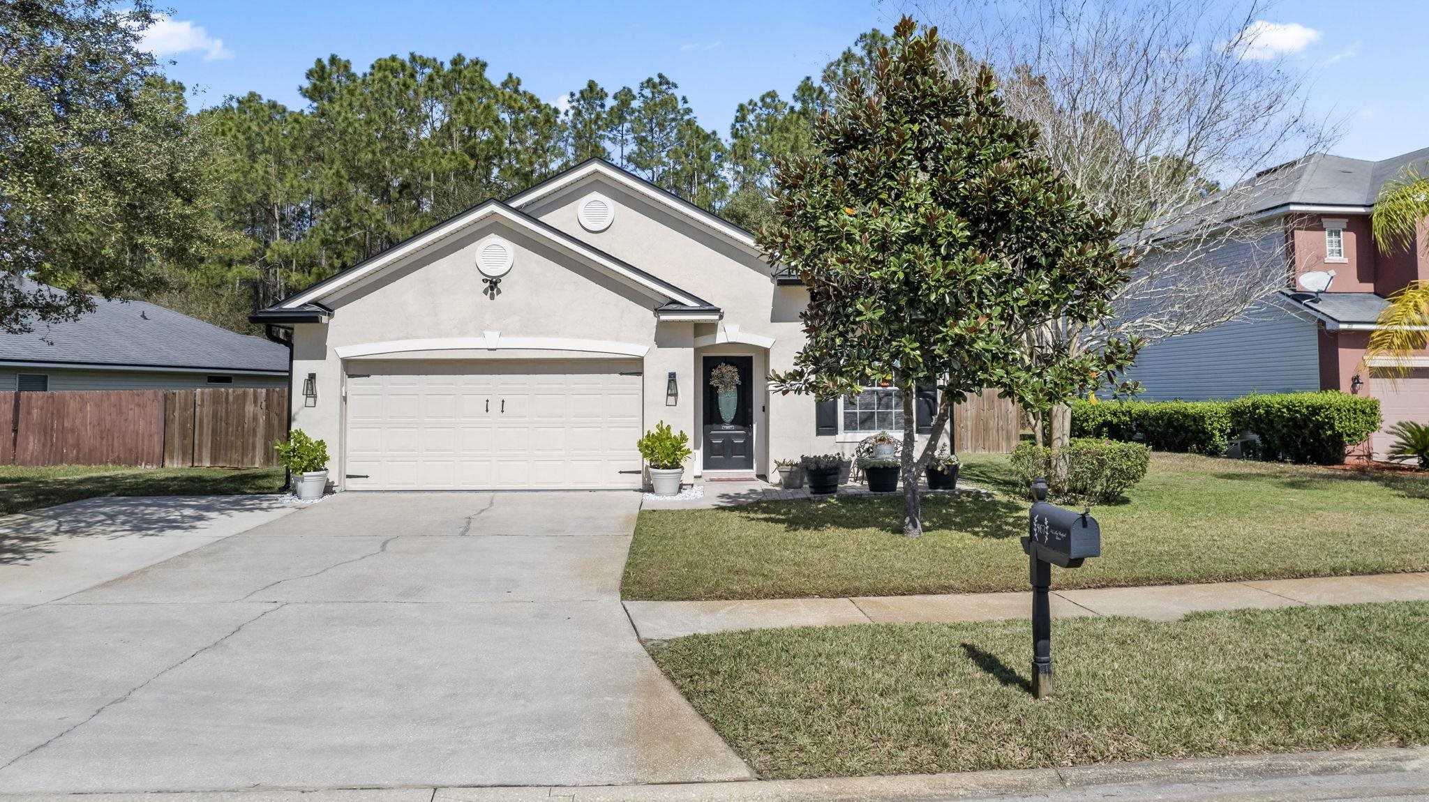 467 W New England Dr