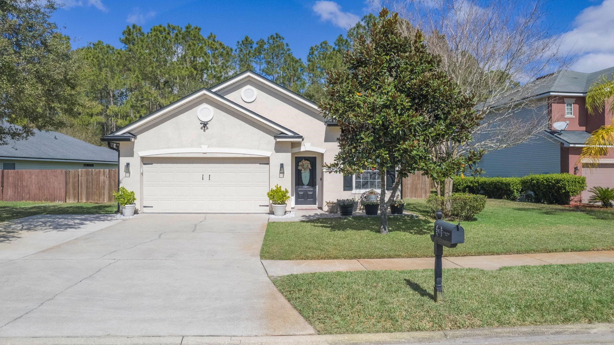 467 W New England Dr