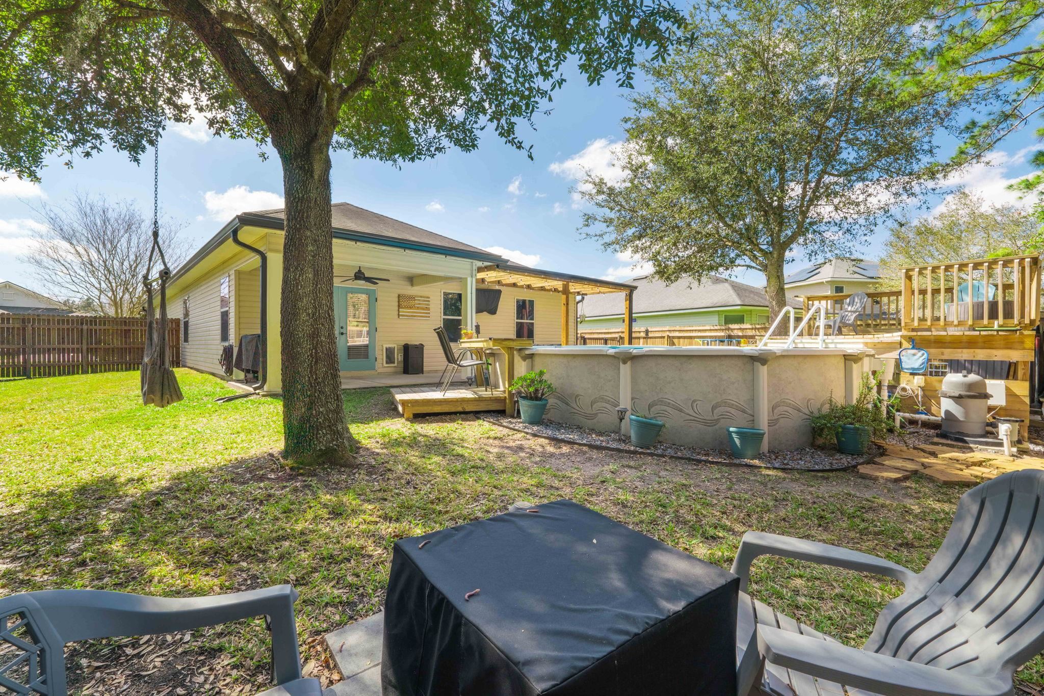 467 W New England Dr