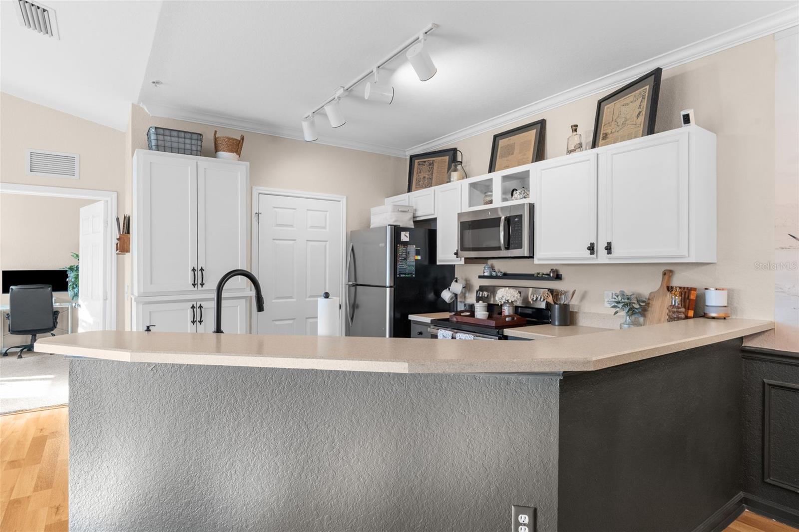 245 OLD VILLAGE CENTER CIR #7309