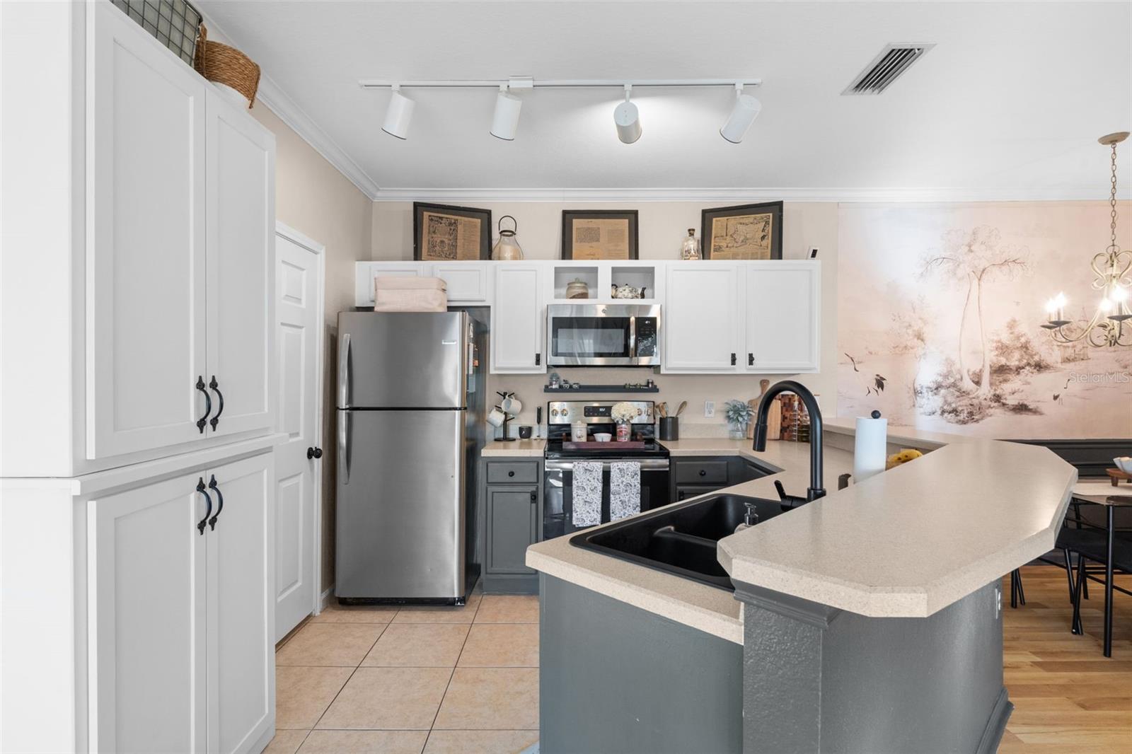 245 OLD VILLAGE CENTER CIR #7309