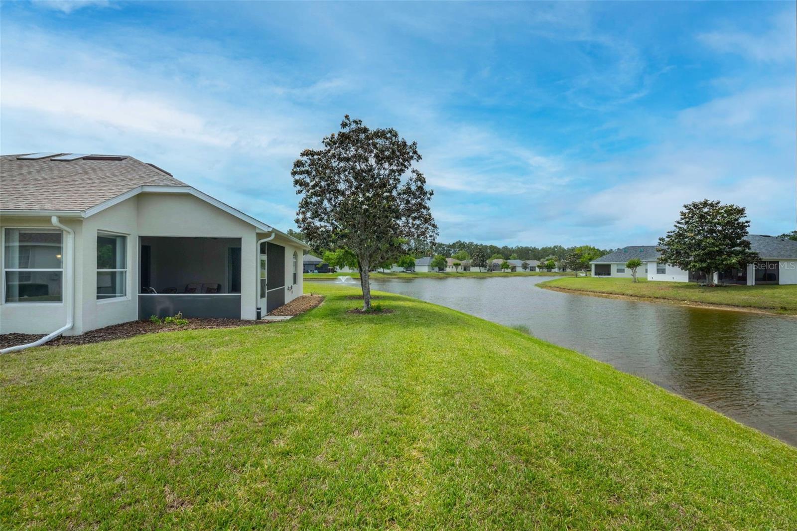 15 ROYALE LN