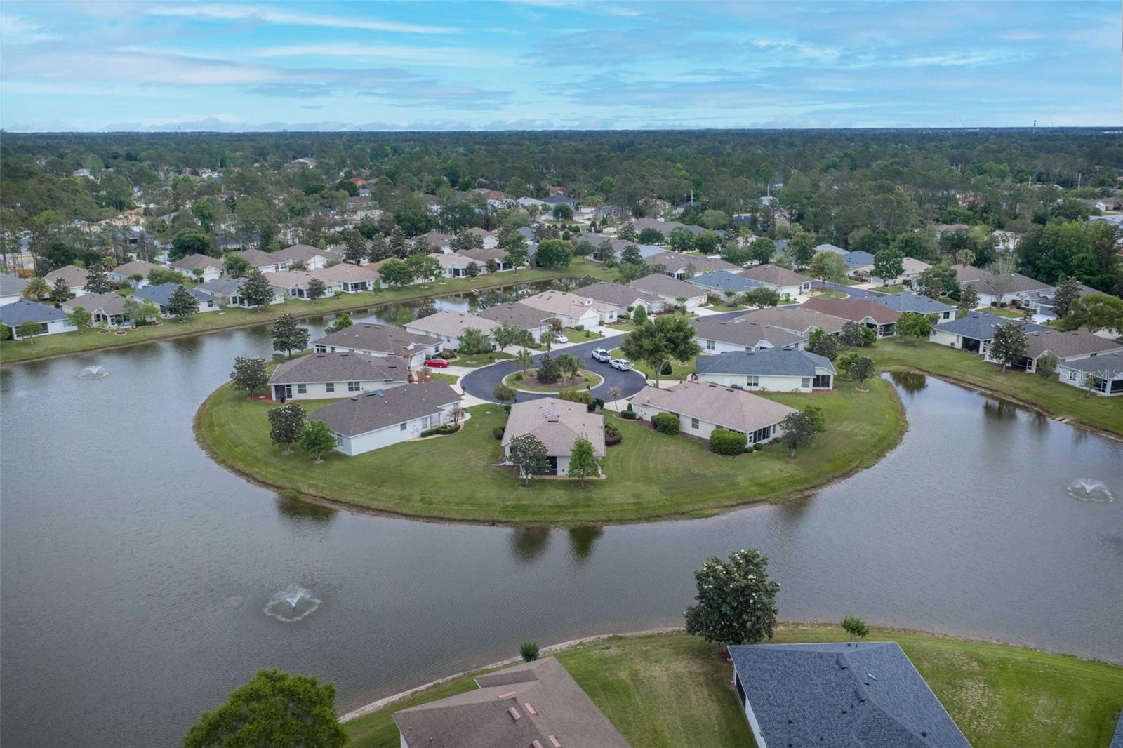 15 ROYALE LN