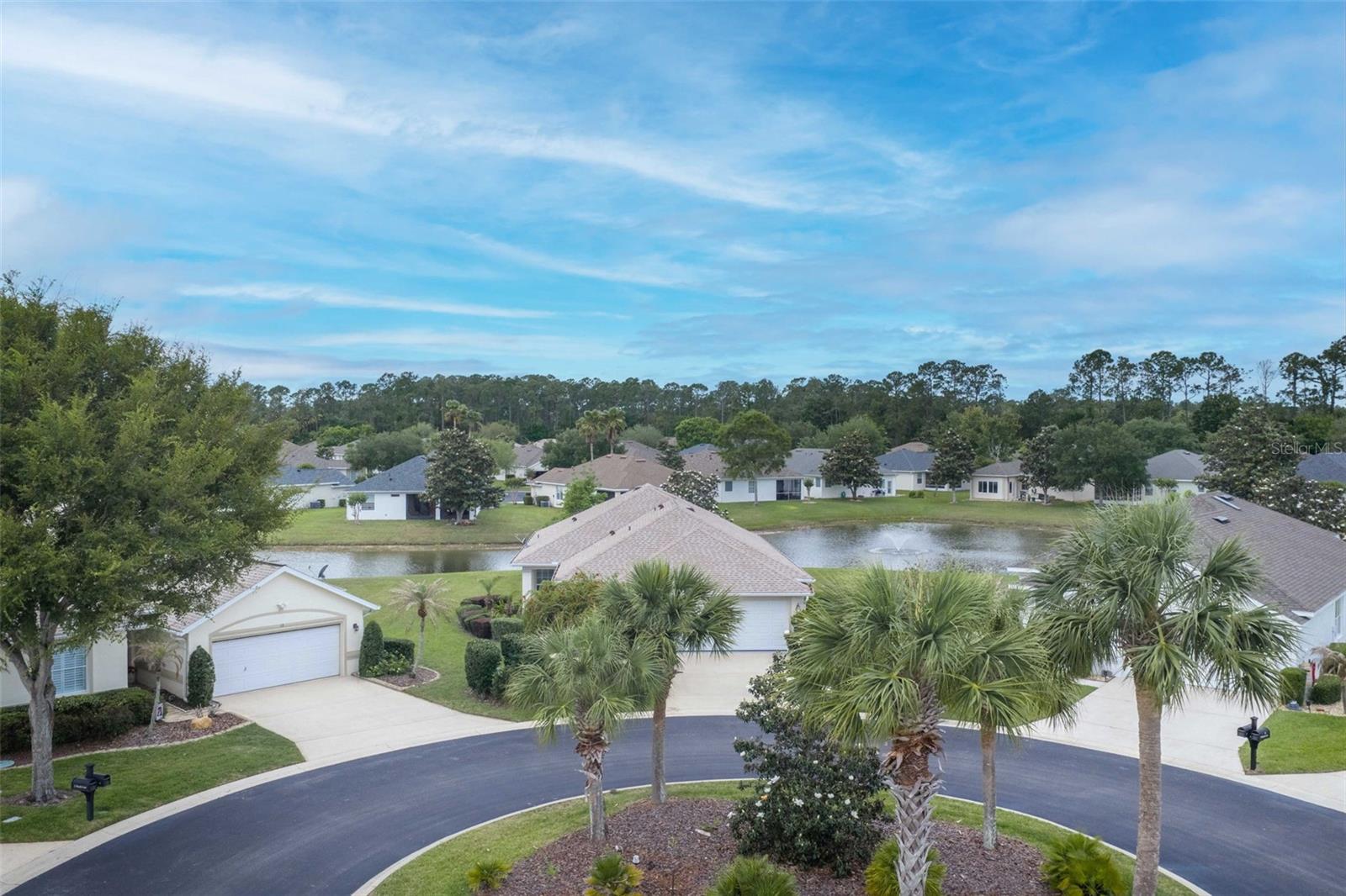 15 ROYALE LN