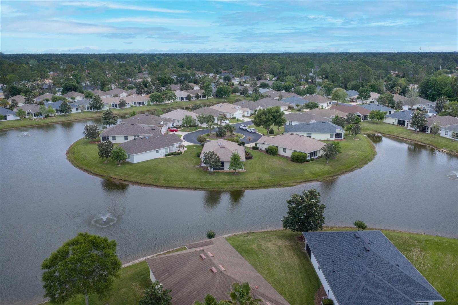 15 ROYALE LN