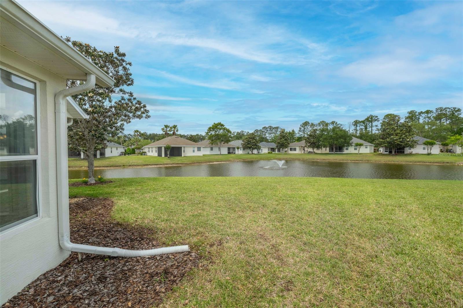15 ROYALE LN