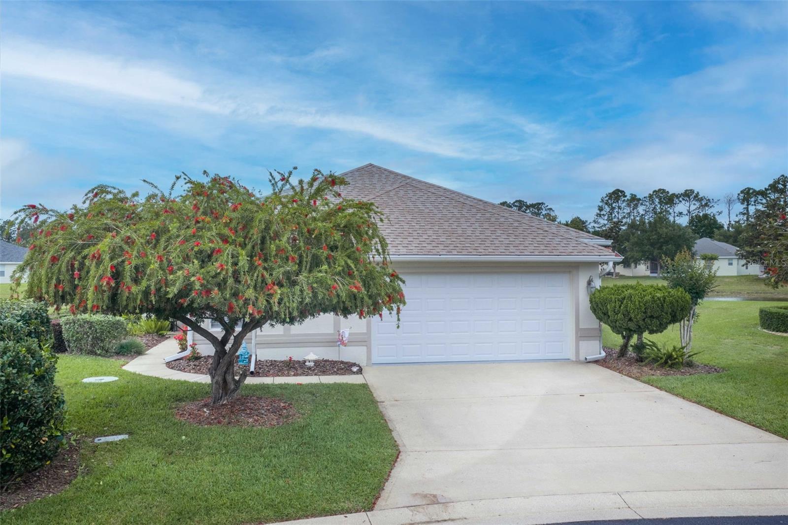 15 ROYALE LN