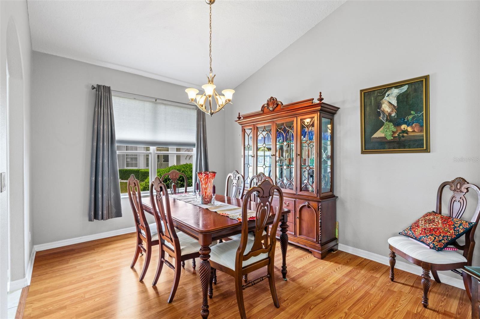 15 ROYALE LN