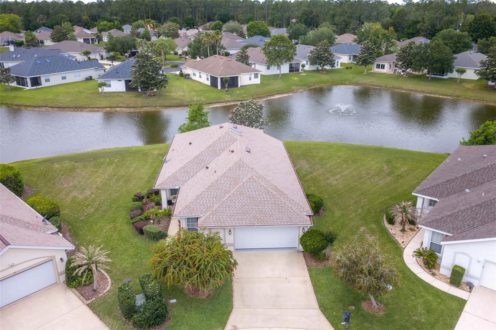 15 ROYALE LN