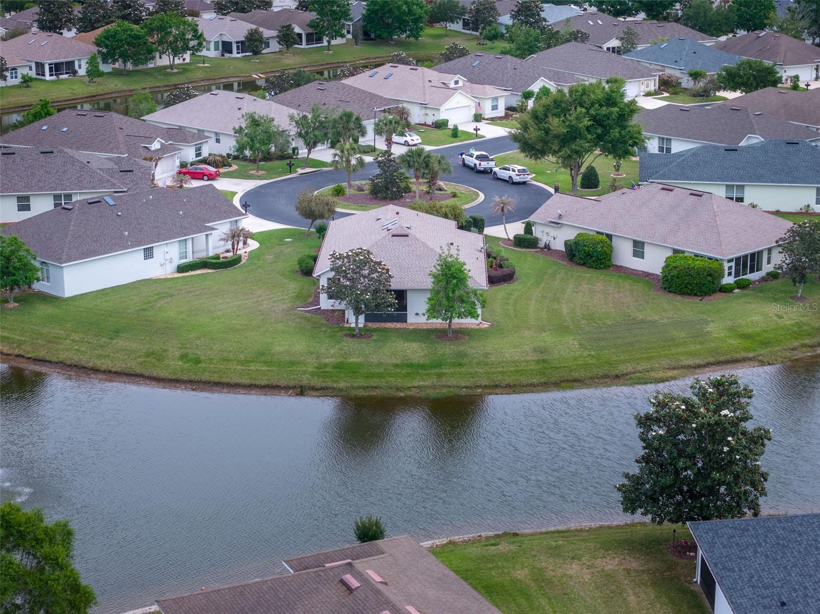 15 ROYALE LN
