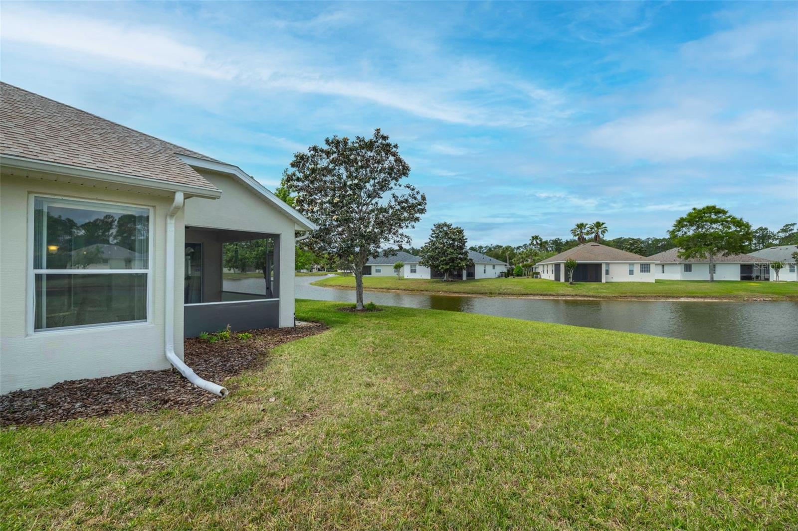 15 ROYALE LN