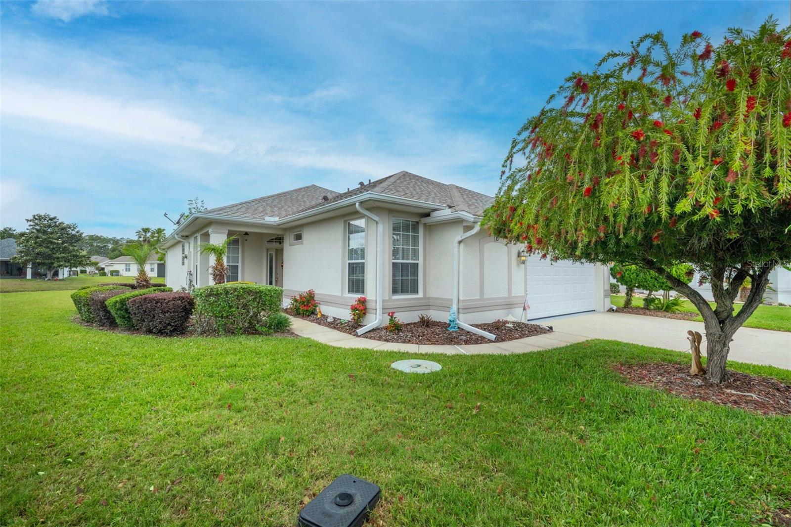 15 ROYALE LN