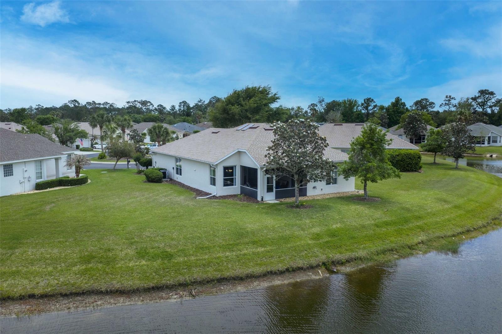 15 ROYALE LN