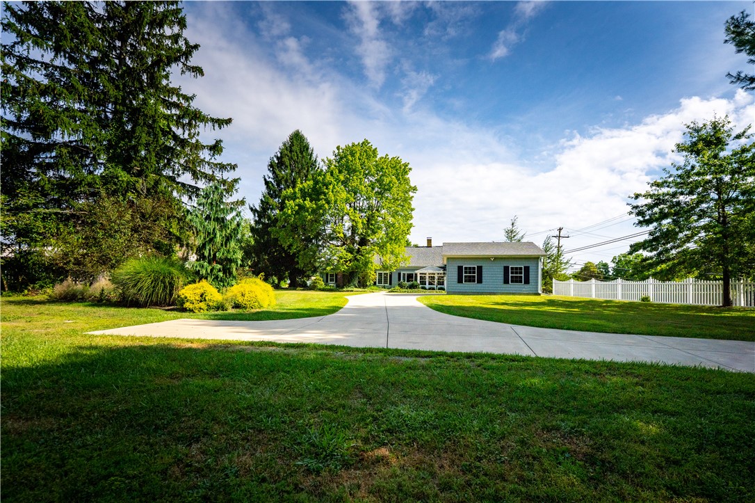 3945 Tuscarawas Rd