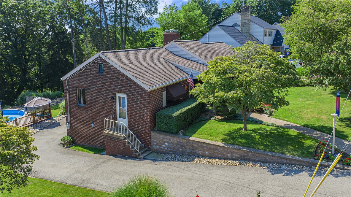 1340 Adams Dr