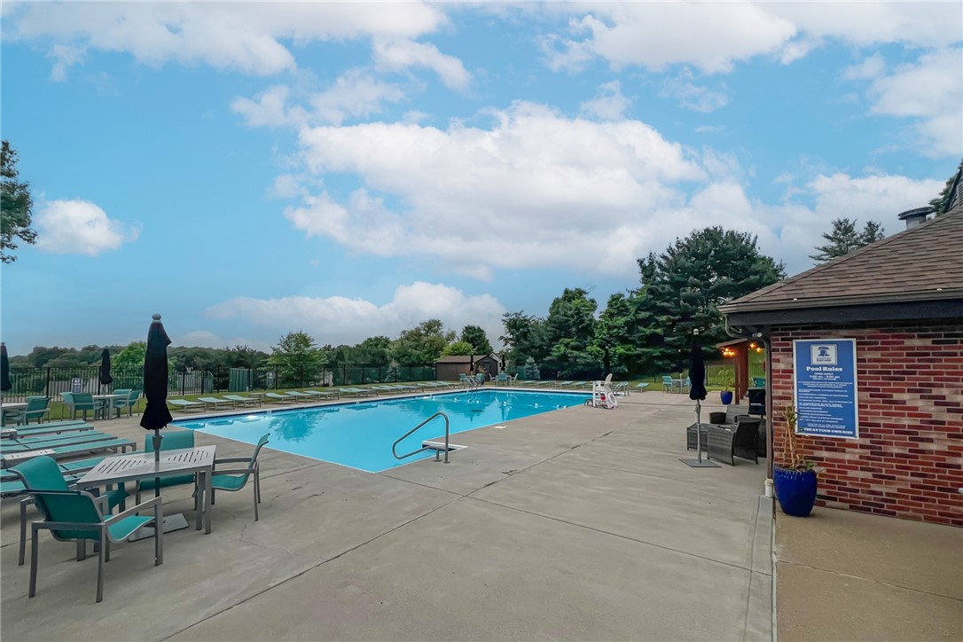 6215 Patrick Henry Dr