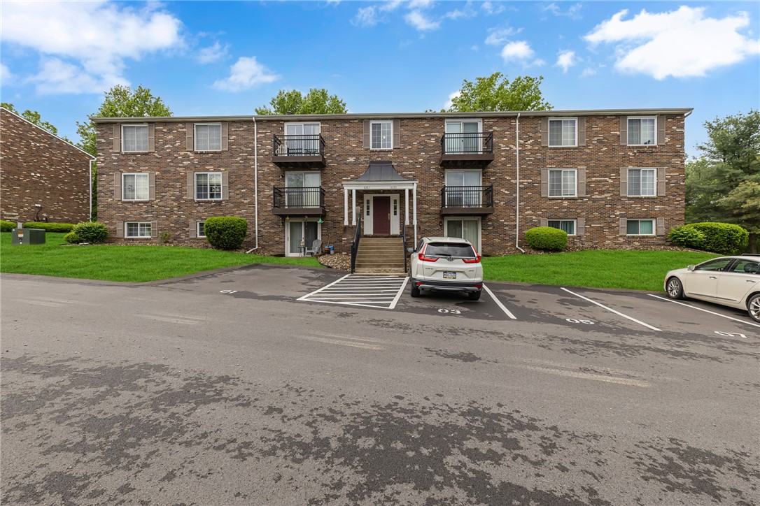 6215 Patrick Henry Dr