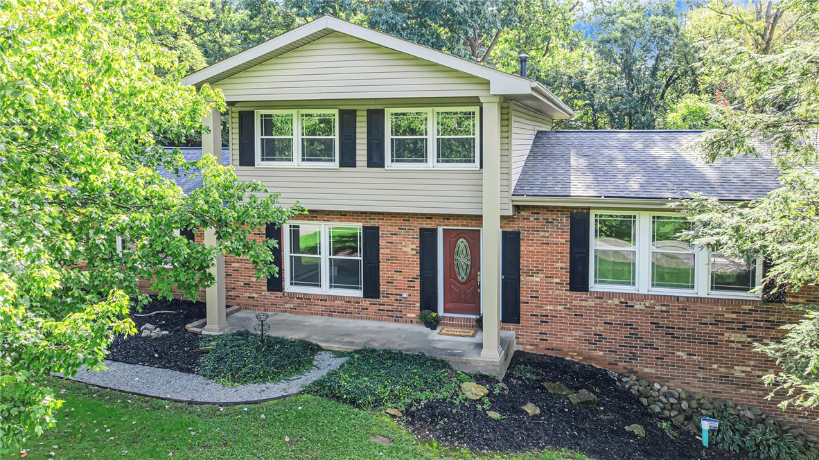 120 W Woodland Dr
