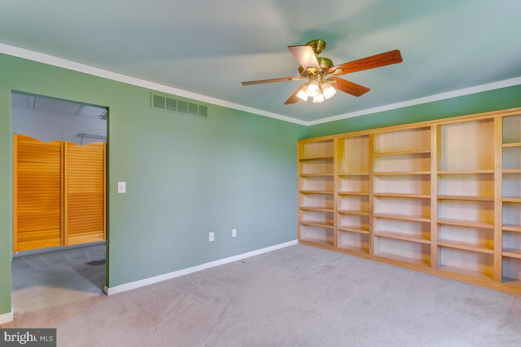 7607 STONEY HARBOR COURT