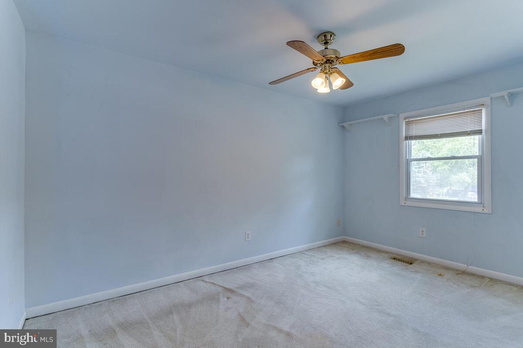 7607 STONEY HARBOR COURT