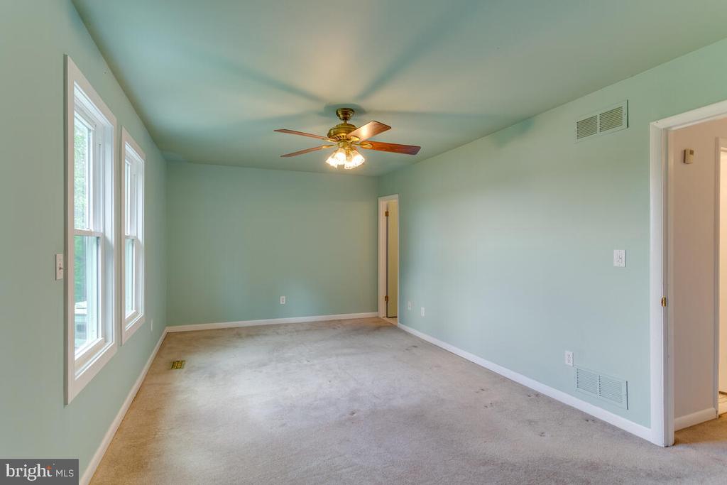 7607 STONEY HARBOR COURT