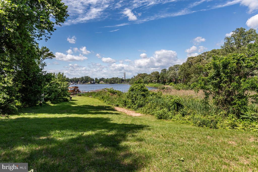 7607 STONEY HARBOR COURT