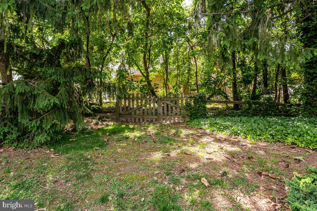 7607 STONEY HARBOR COURT