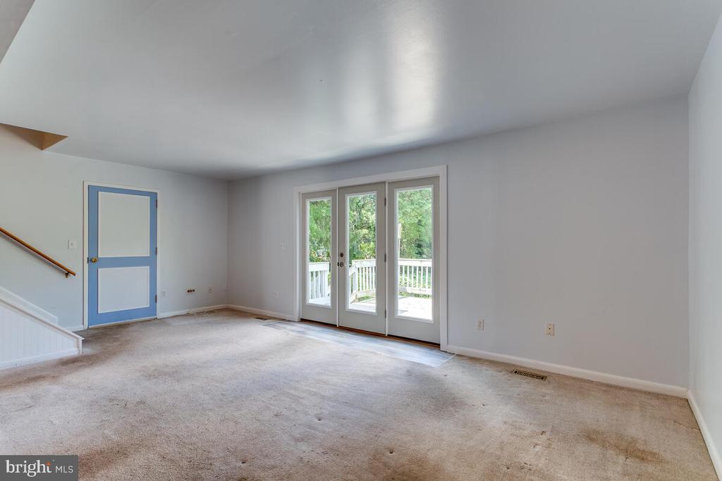 7607 STONEY HARBOR COURT