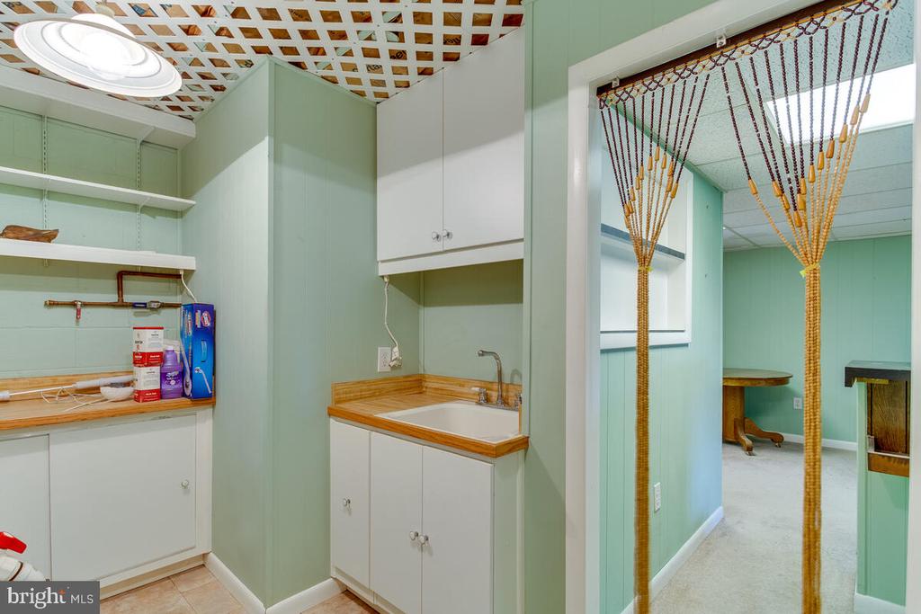 7607 STONEY HARBOR COURT