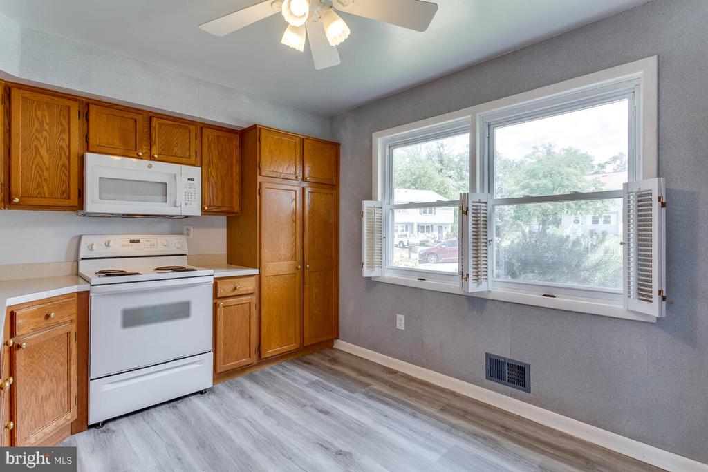 7607 STONEY HARBOR COURT