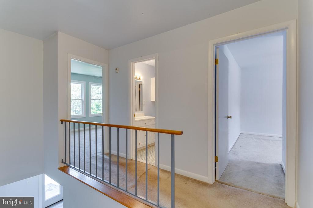 7607 STONEY HARBOR COURT