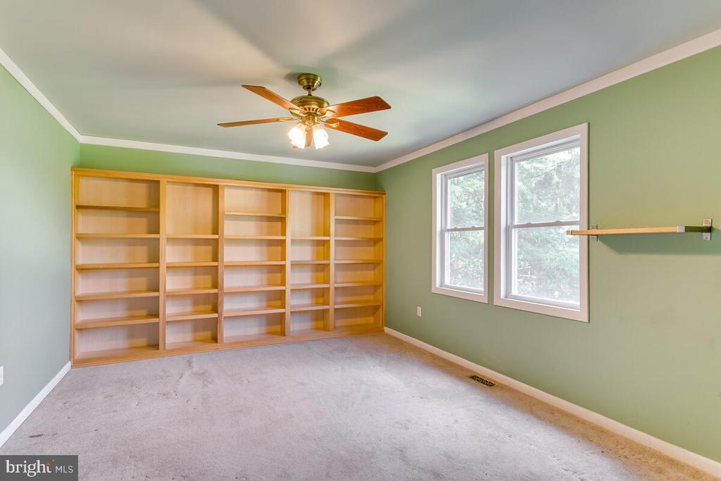 7607 STONEY HARBOR COURT