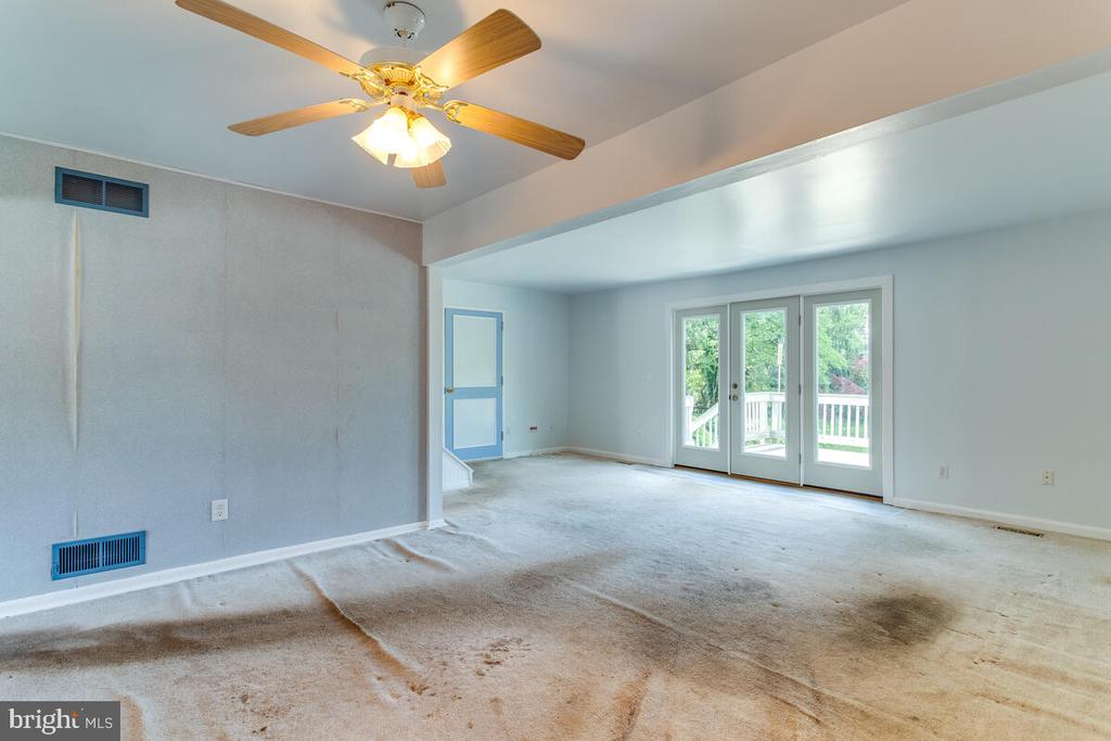 7607 STONEY HARBOR COURT