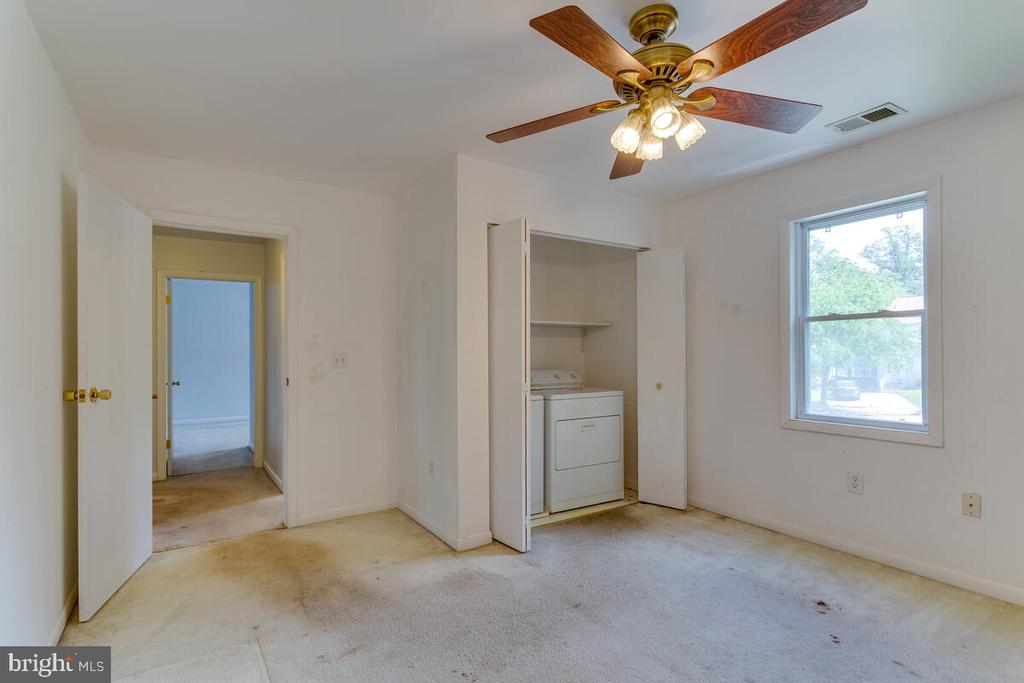 7607 STONEY HARBOR COURT