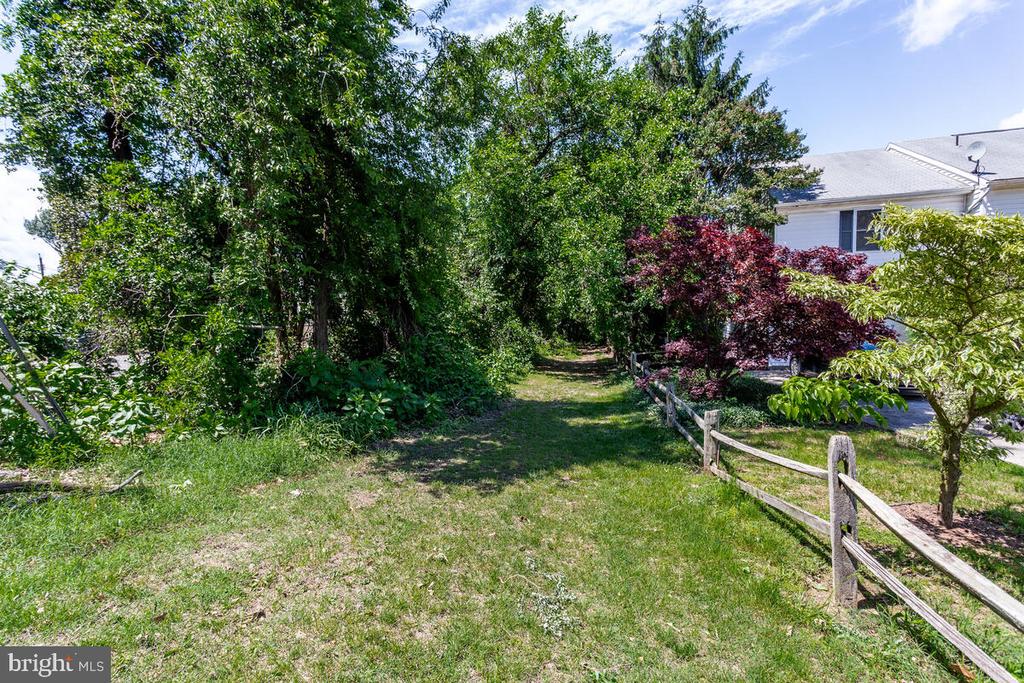 7607 STONEY HARBOR COURT