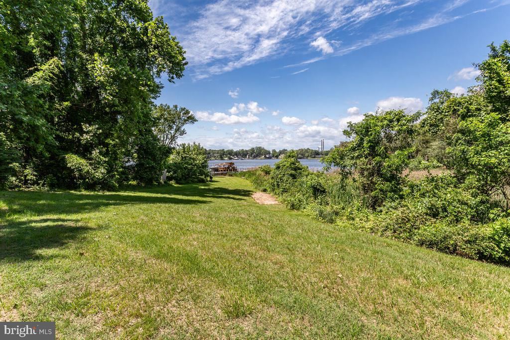7607 STONEY HARBOR COURT