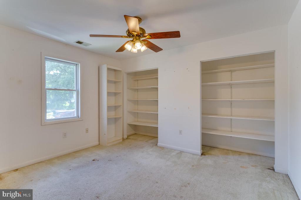 7607 STONEY HARBOR COURT
