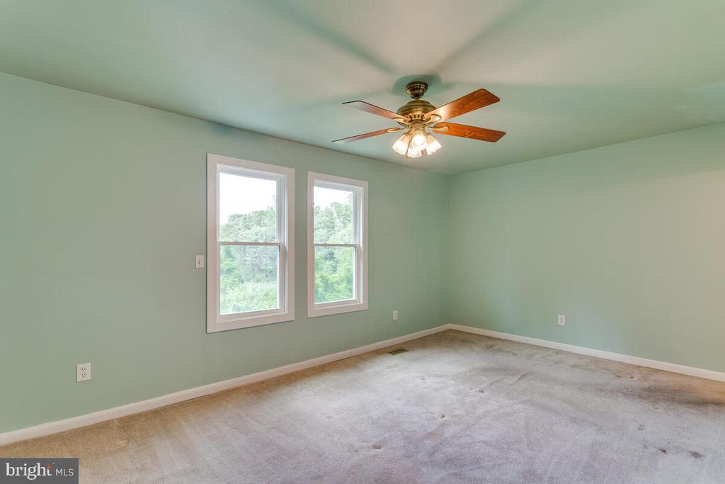 7607 STONEY HARBOR COURT