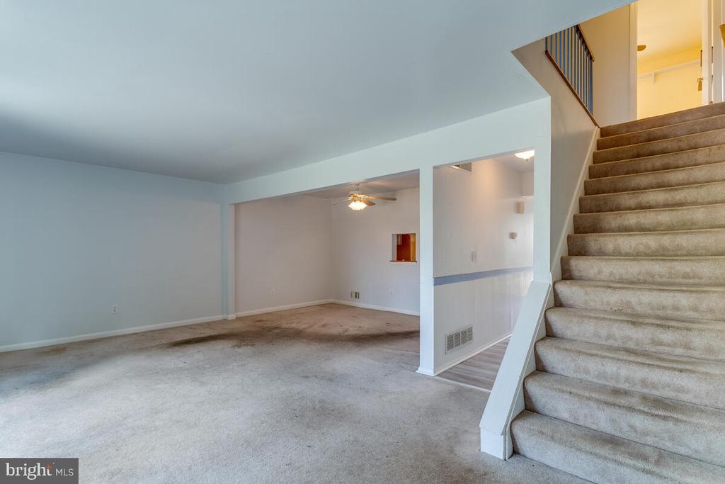 7607 STONEY HARBOR COURT