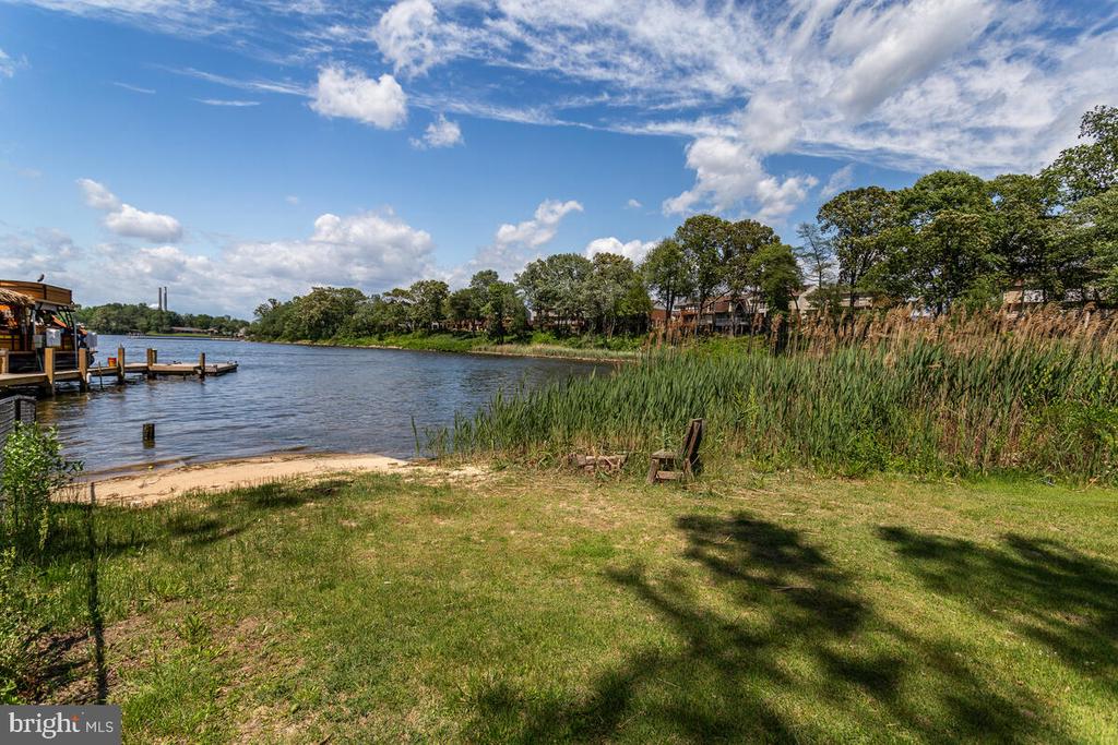 7607 STONEY HARBOR COURT