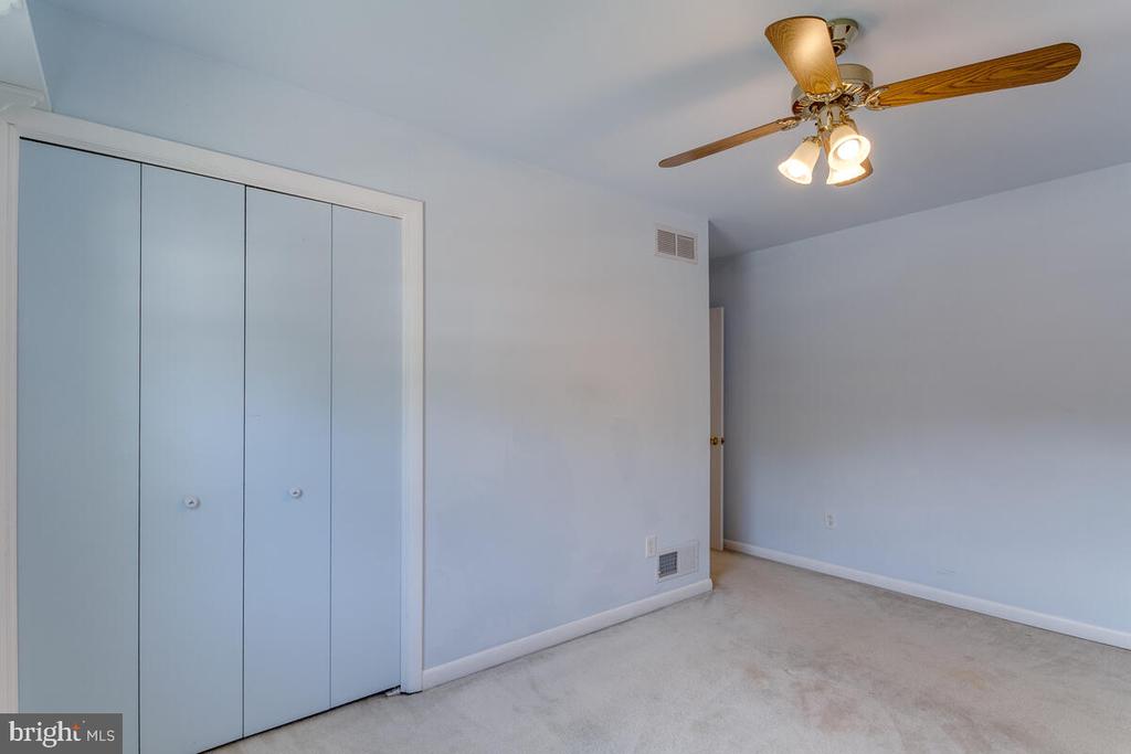 7607 STONEY HARBOR COURT