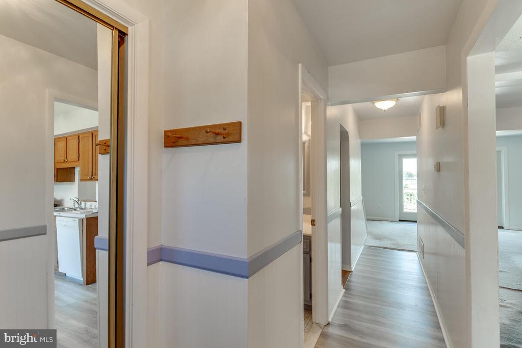7607 STONEY HARBOR COURT
