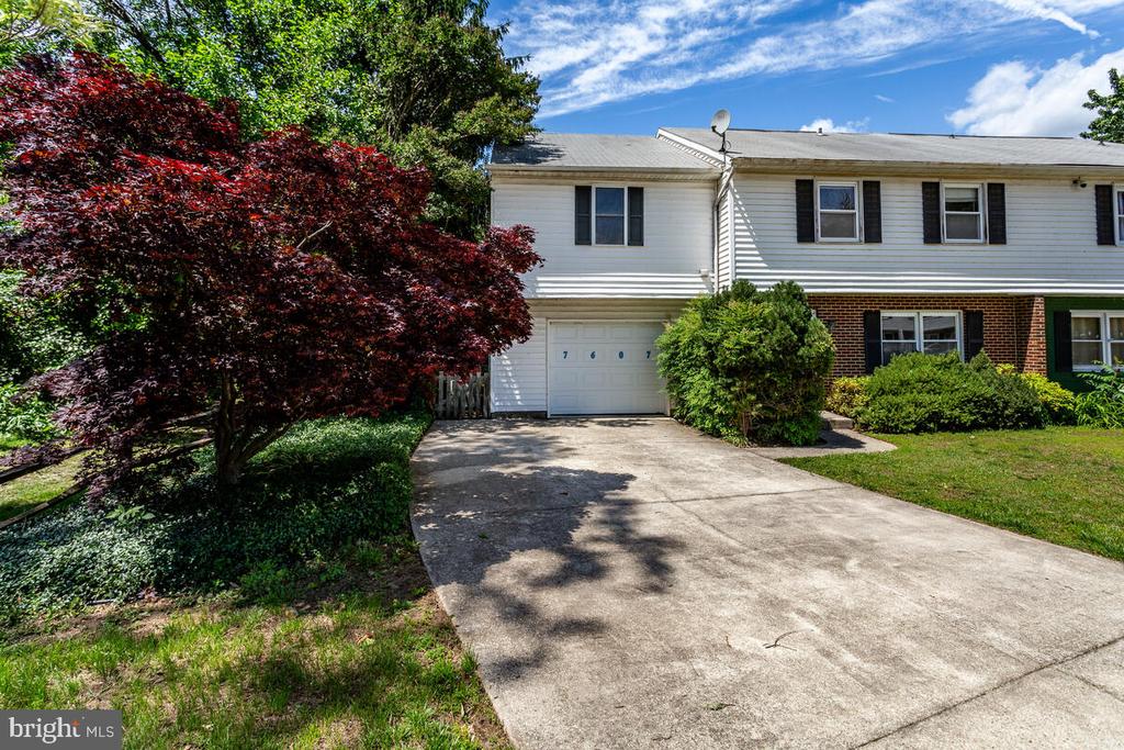 7607 STONEY HARBOR COURT