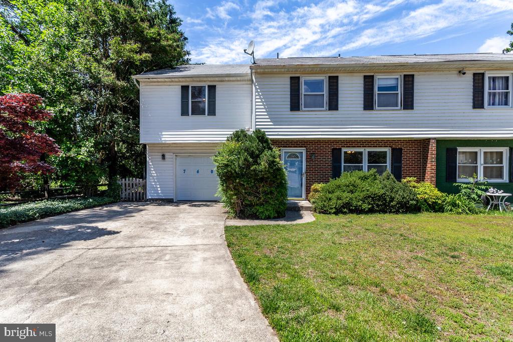 7607 STONEY HARBOR COURT