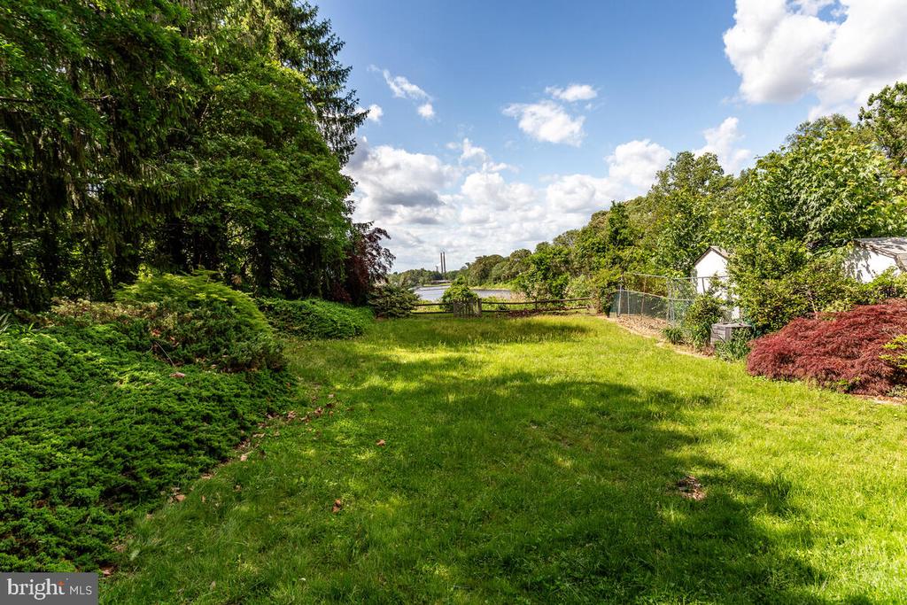 7607 STONEY HARBOR COURT
