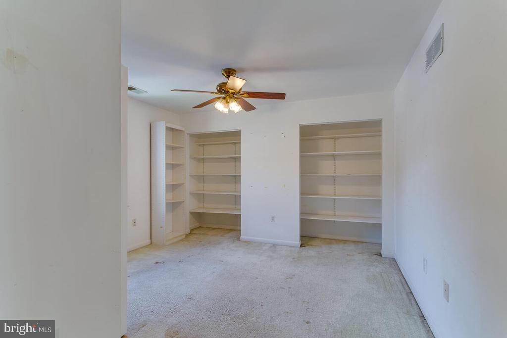 7607 STONEY HARBOR COURT
